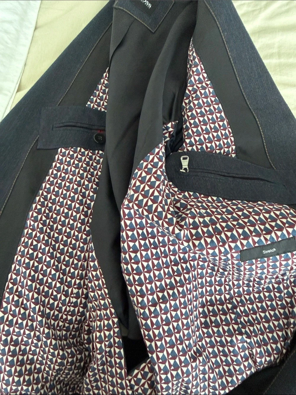 Hugo Boss Navy Blazer 40R with light white and red pinstripes